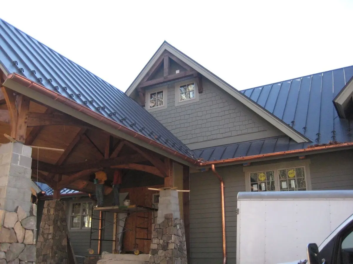 Craftsman Roofing team delivering quality roofing work in Schlichter